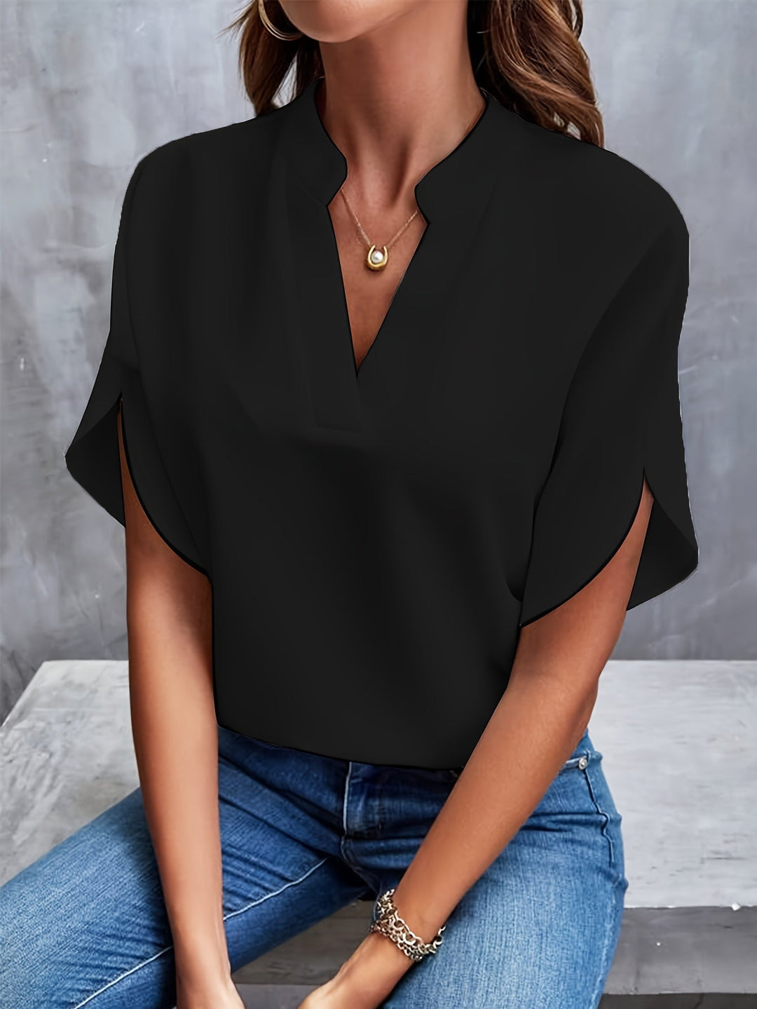 Women's Relaxed Fit V-Neck Short Sleeve Top