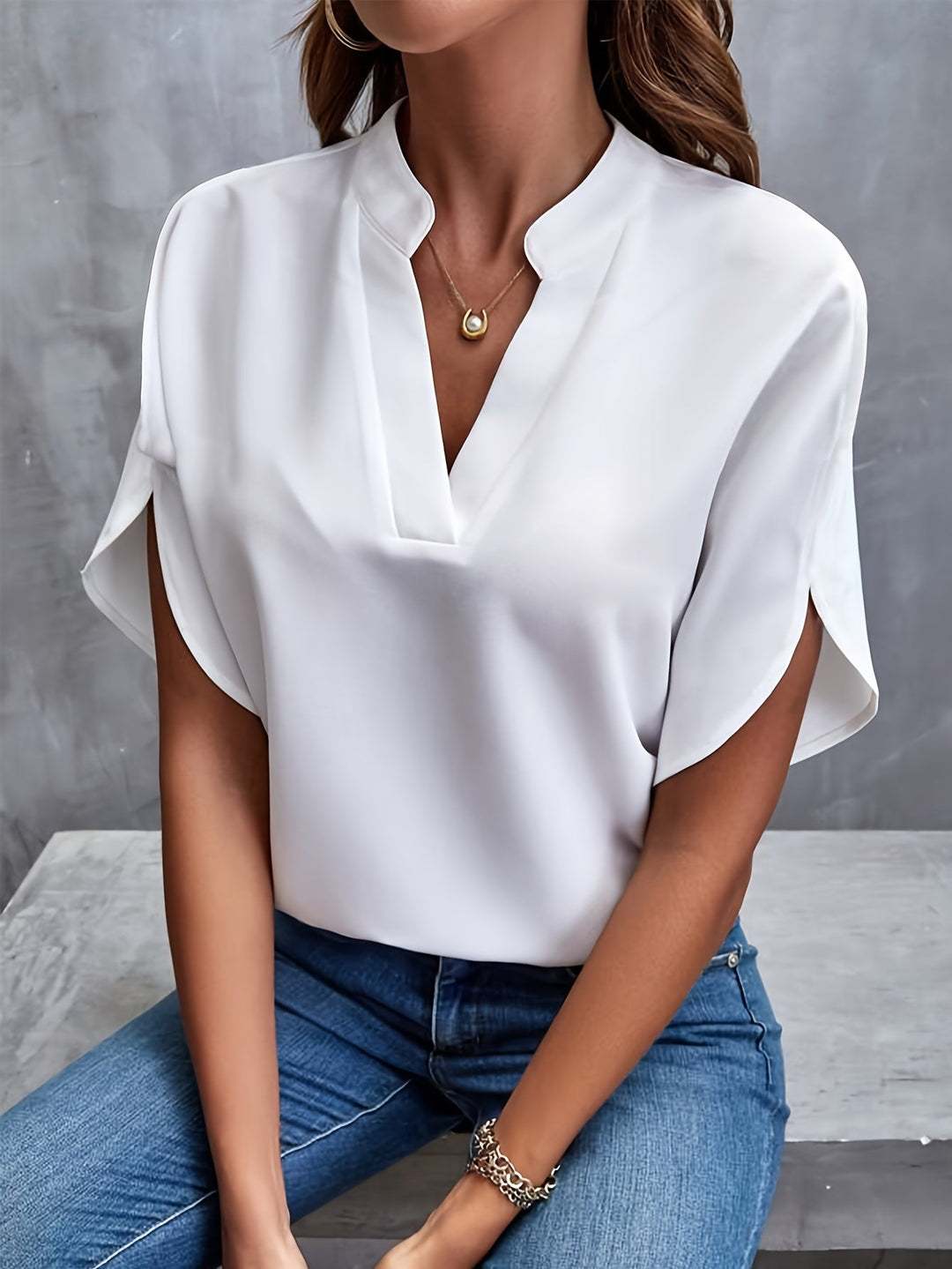 Women's Relaxed Fit V-Neck Short Sleeve Top