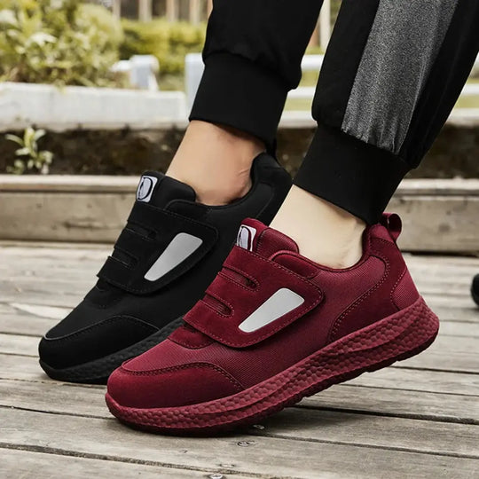Men’s Lightweight Trainers With Adjustable Closure
