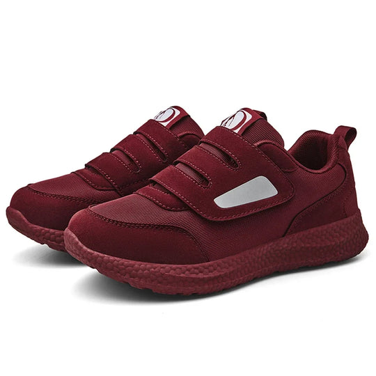 Men’s Lightweight Trainers With Adjustable Closure