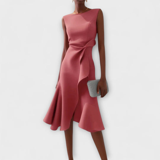 Elegant sleeveless midi dress featuring a unique asymmetric detail, perfect for chic occasions and flattering all body types. 3