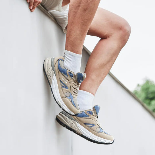 Men’s Trainers With Wide Fit And Textured Sole