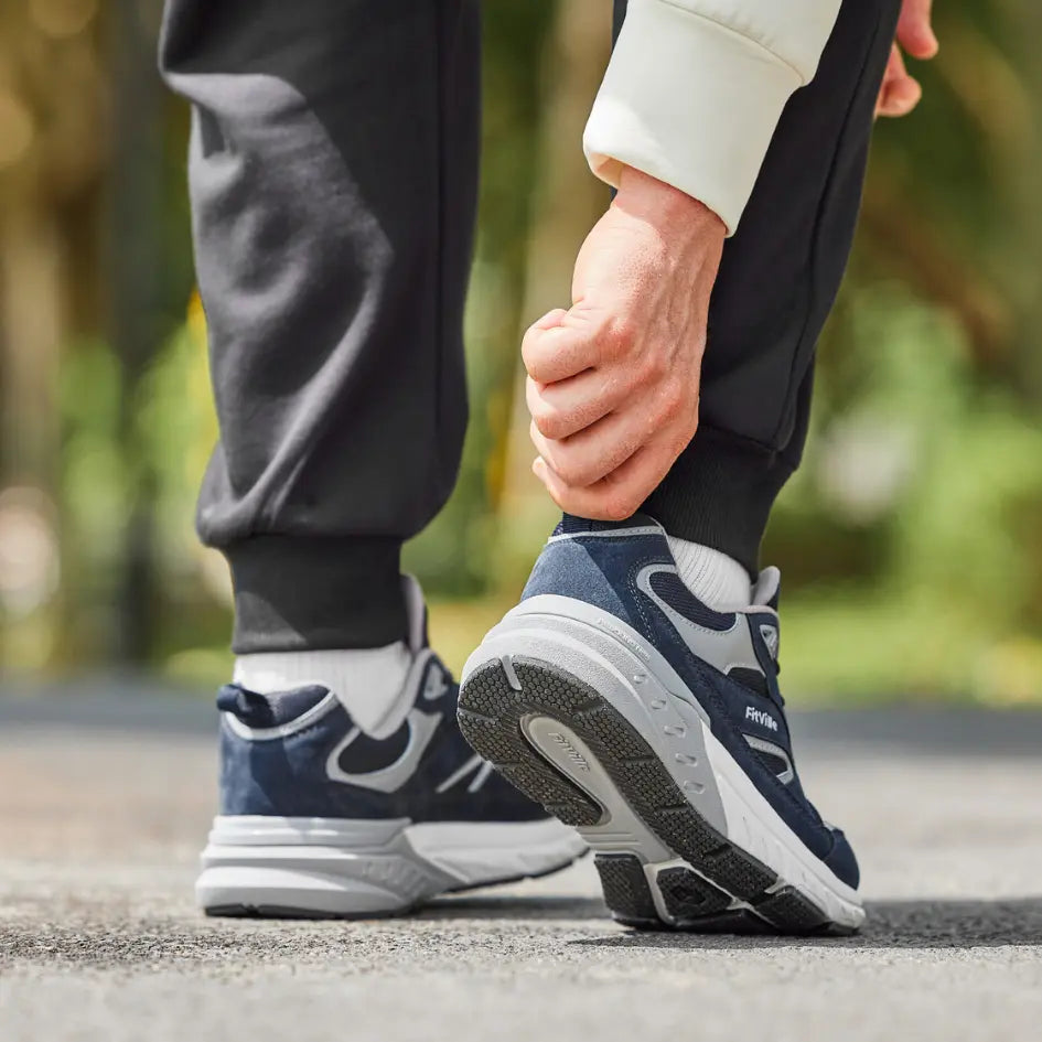 Men’s Trainers With Wide Fit And Textured Sole