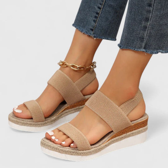 Orthopedic sandals for women featuring enhanced arch support and cushioning, designed for maximum comfort and pain relief. 3