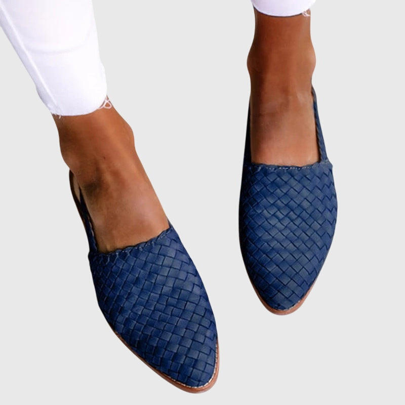 Orthopedic sandals for women featuring three-arch support, designed for stylish comfort and pain relief, perfect for all-day wear. 2