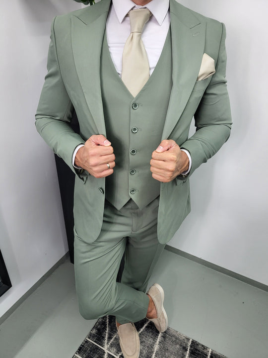 Men’s Classic 3-Piece Suit