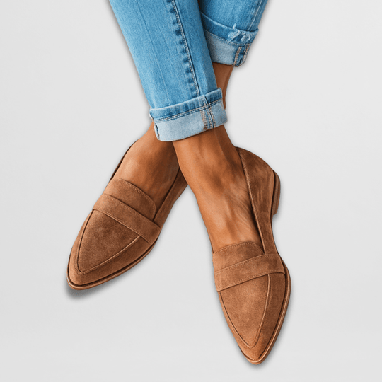Women's loafers in soft suede featuring cushioned support and a flexible fit, perfect for everyday wear. 0