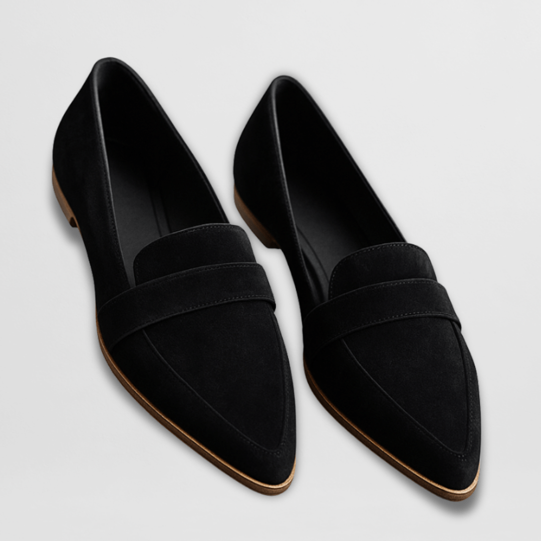 Women's loafers in soft suede featuring cushioned support and a flexible fit, perfect for everyday wear. 2