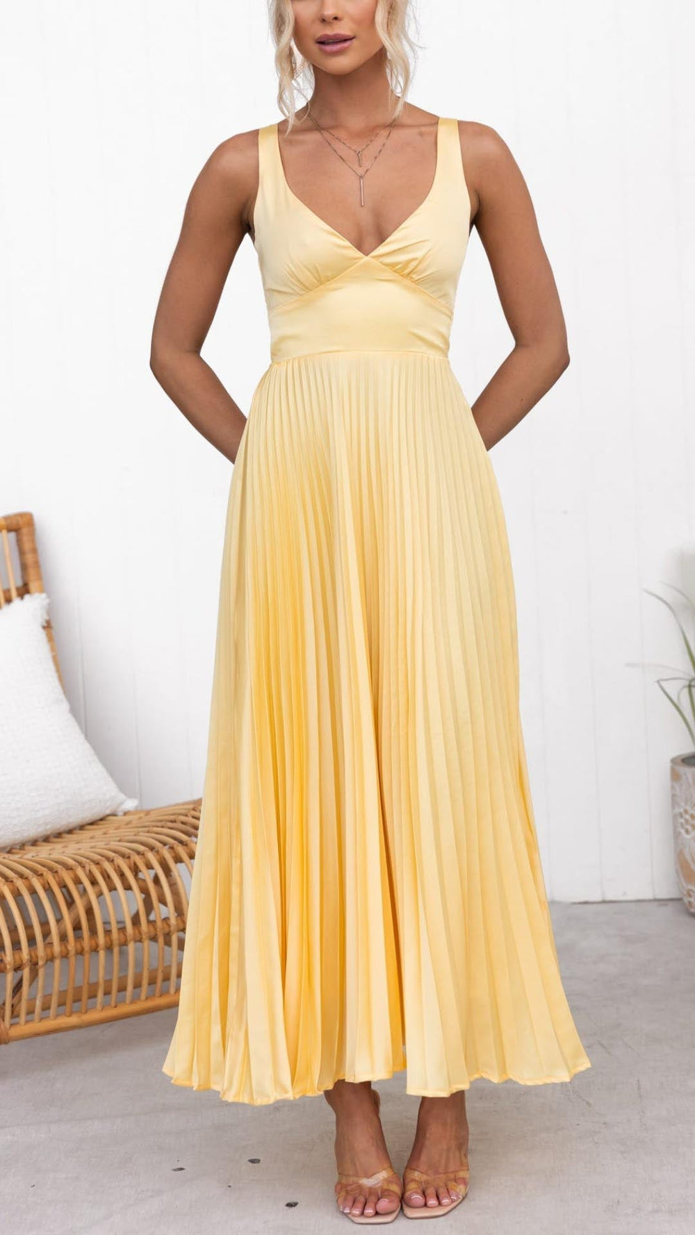 Women's Sleeveless Pleated Maxi Wedding Guest Dress